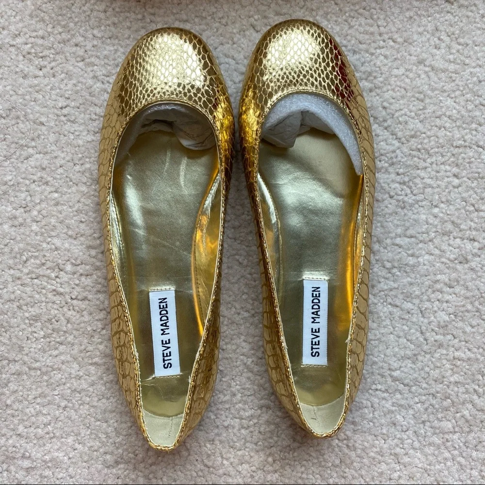 [NWT] Steve Madden Gold Ballet Flats